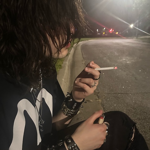 lie - Picture 1 of 1